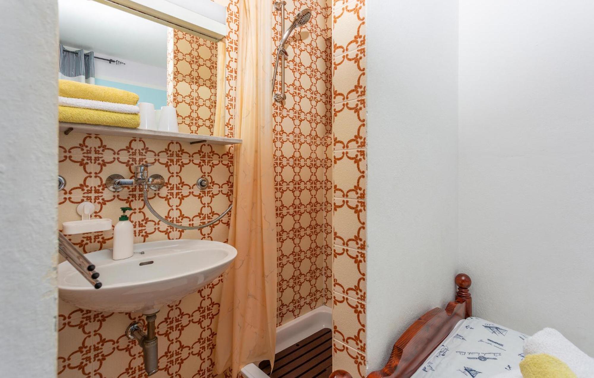 3 Bedroom Stunning Apartment In Krk Krk Town Exterior photo