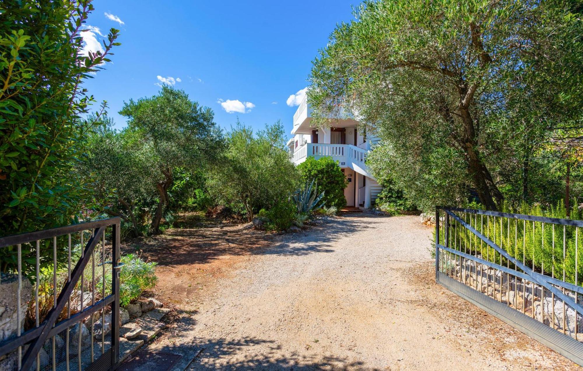 3 Bedroom Stunning Apartment In Krk Krk Town Exterior photo