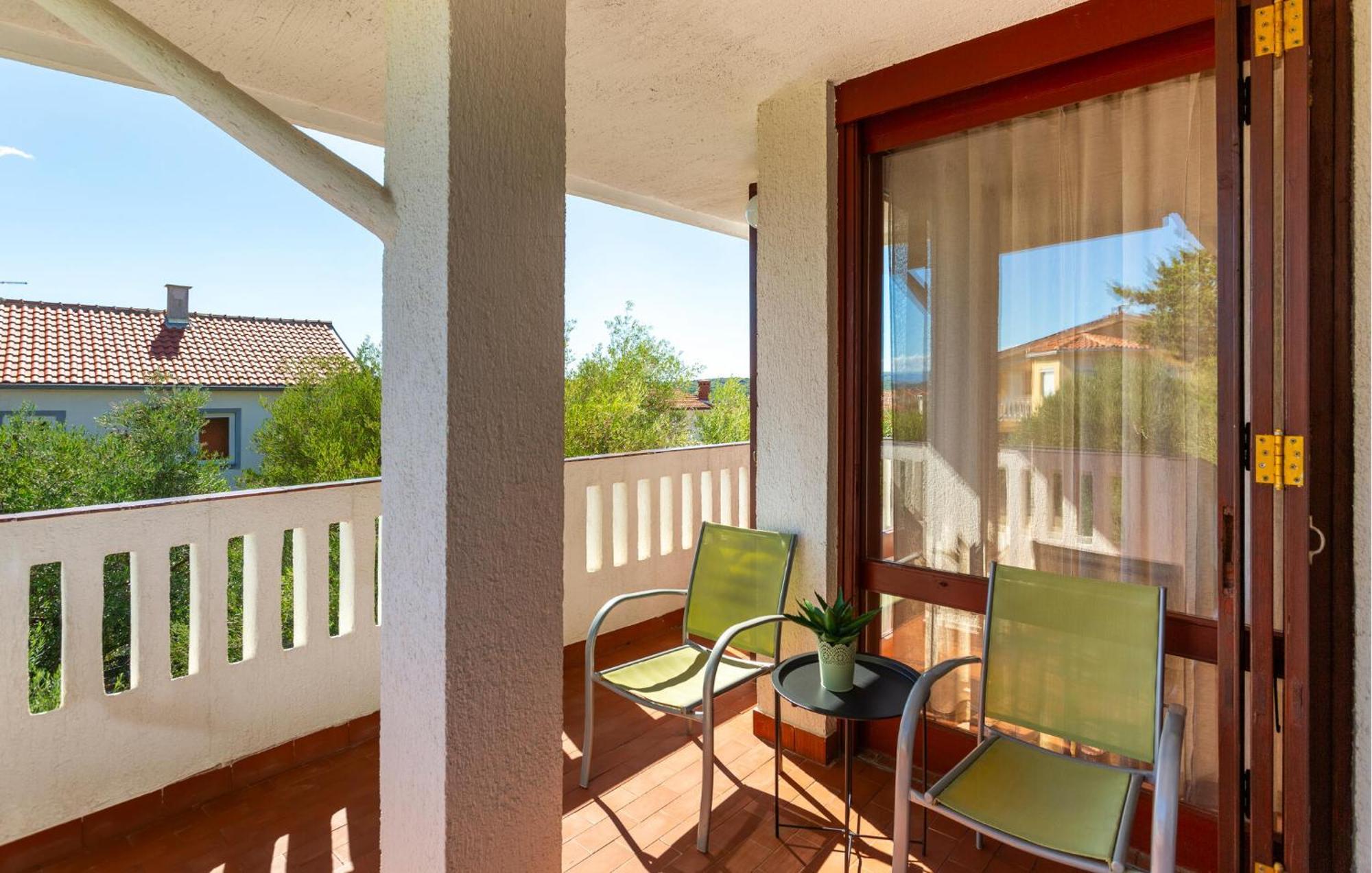 3 Bedroom Stunning Apartment In Krk Krk Town Exterior photo